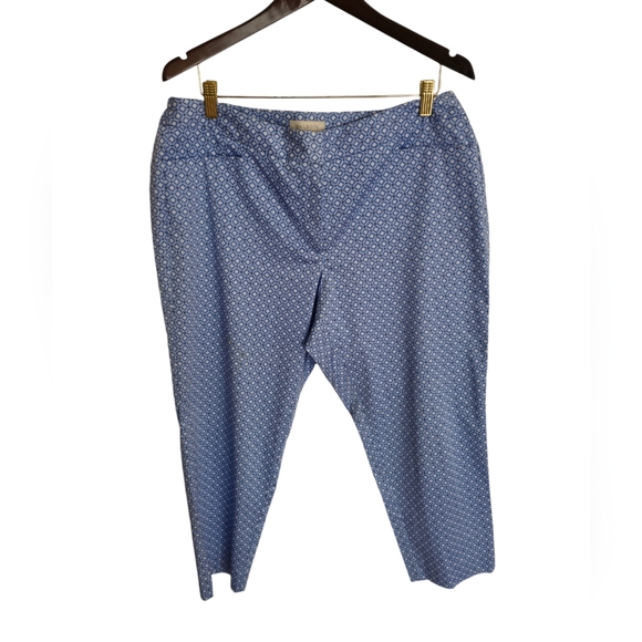NWOT Talbots Woman Heritage Blue Geo Print Capri Pants Size 14W - Picture 1 of 15
